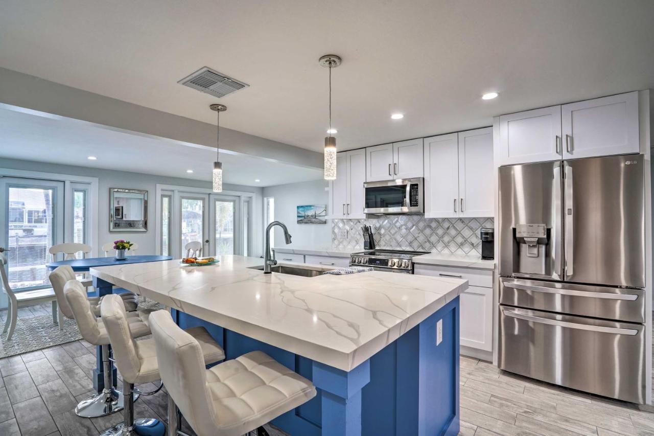 Waterfront Matlacha Home With Hot Tub And Grill! Bagian luar foto